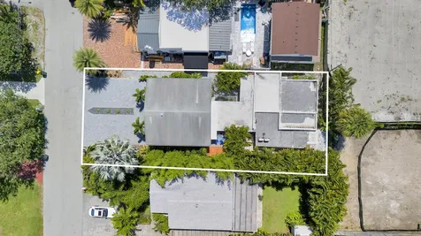 218 NE 10th Street Delray Beach FL 33444