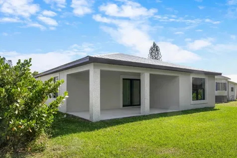 31 Flores Del Norte Fort Pierce FL 34951
