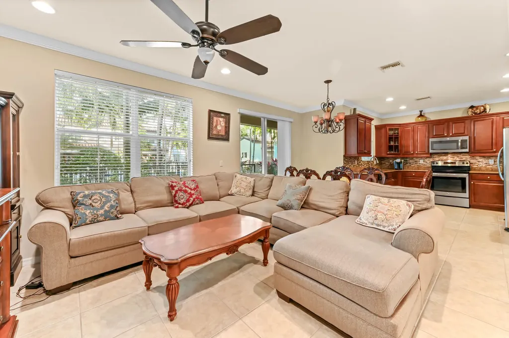 4627 Mediterranean Circle Palm Beach Gardens FL 33418