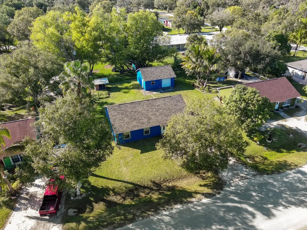 48 N Oak Street Fellsmere FL 32948