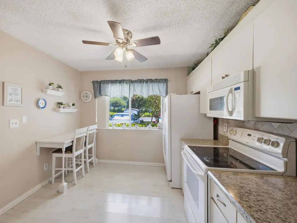 6698 10th Avenue N Lake Worth FL 33467