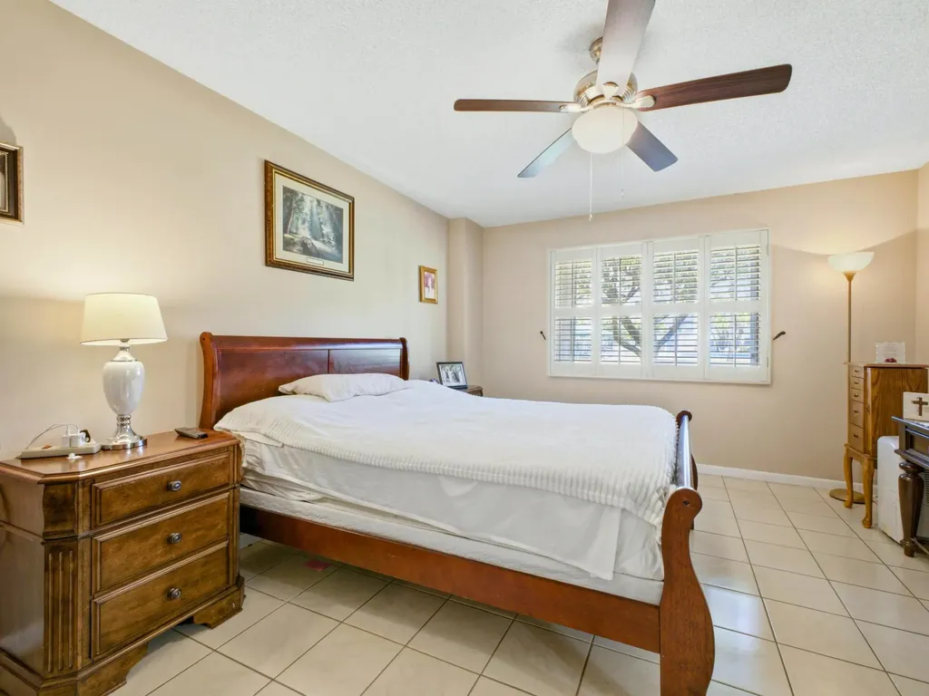 6698 10th Avenue N Lake Worth FL 33467