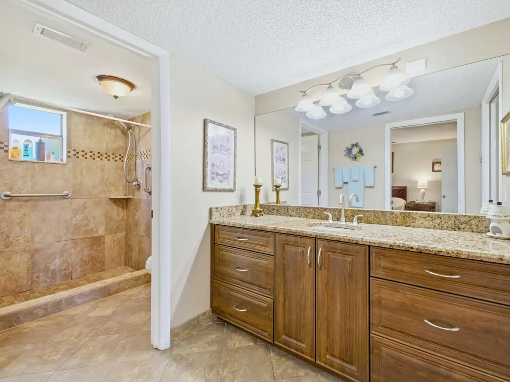6698 10th Avenue N Lake Worth FL 33467