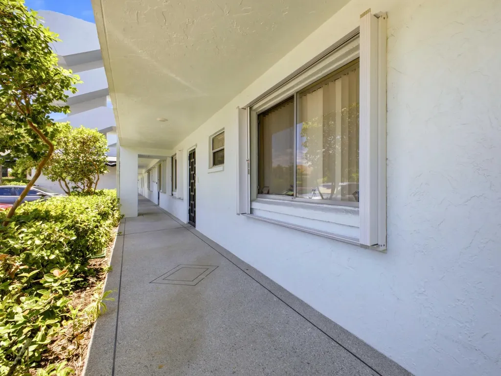 6698 10th Avenue N Lake Worth FL 33467