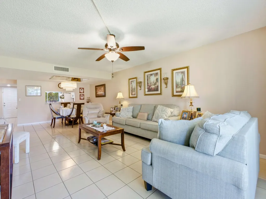 6698 10th Avenue N Lake Worth FL 33467