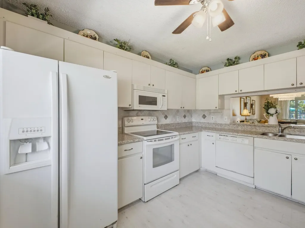 6698 10th Avenue N Lake Worth FL 33467