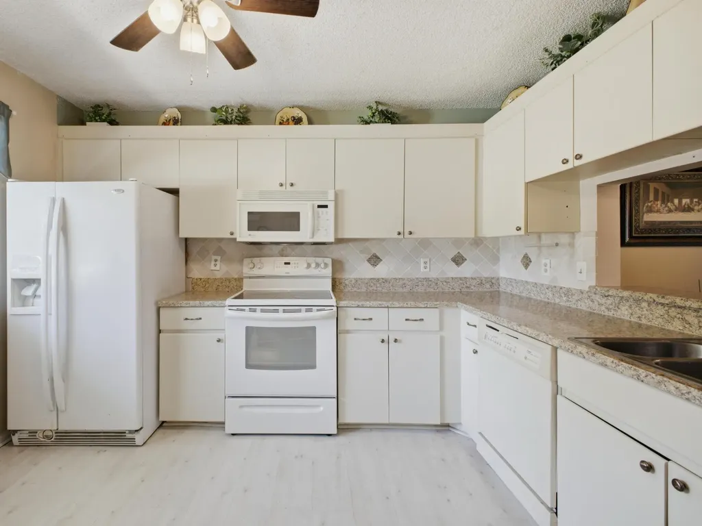 6698 10th Avenue N Lake Worth FL 33467