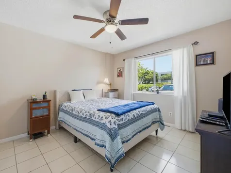 6698 10th Avenue N Lake Worth FL 33467