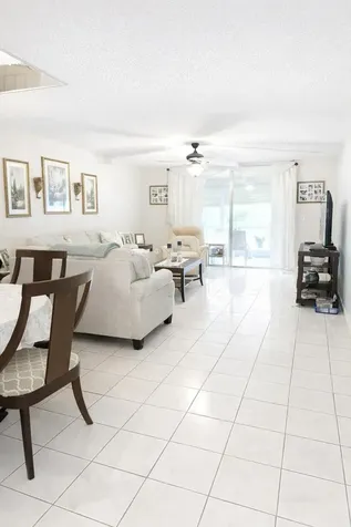 6698 10th Avenue N Lake Worth FL 33467