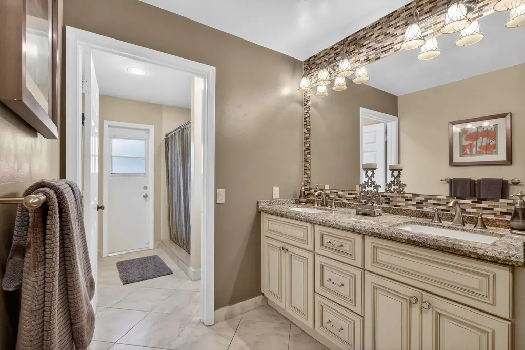 560 Juniper Place Wellington FL 33414