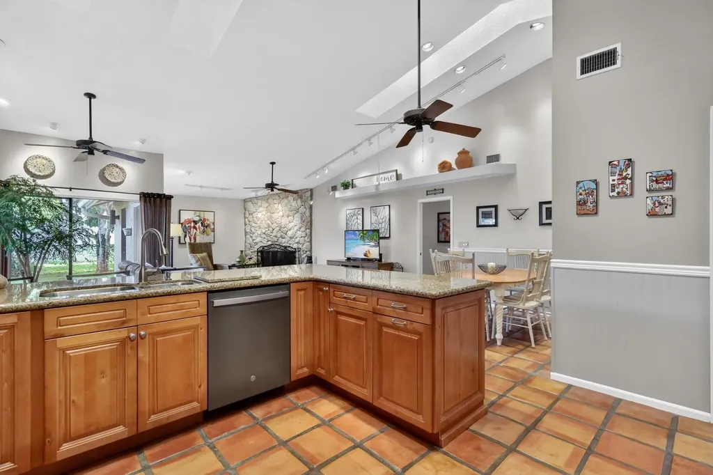 560 Juniper Place Wellington FL 33414