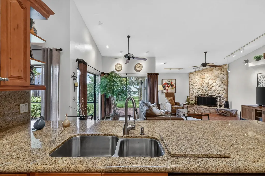 560 Juniper Place Wellington FL 33414