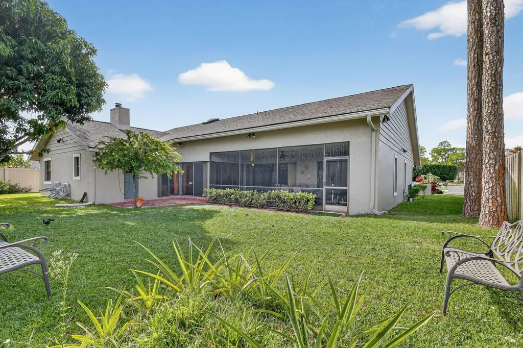 560 Juniper Place Wellington FL 33414