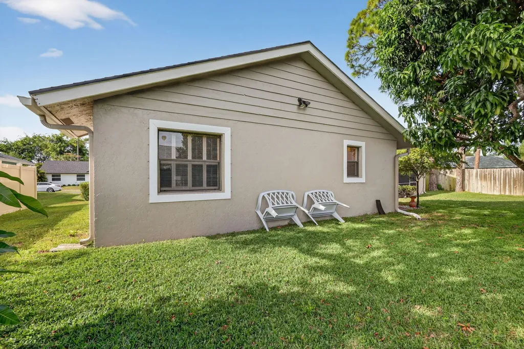 560 Juniper Place Wellington FL 33414
