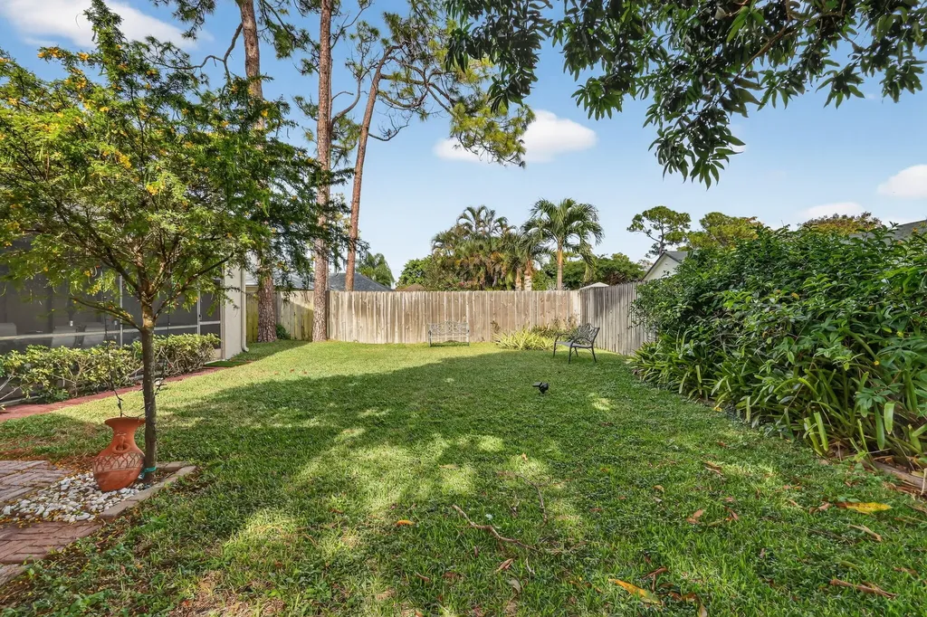 560 Juniper Place Wellington FL 33414