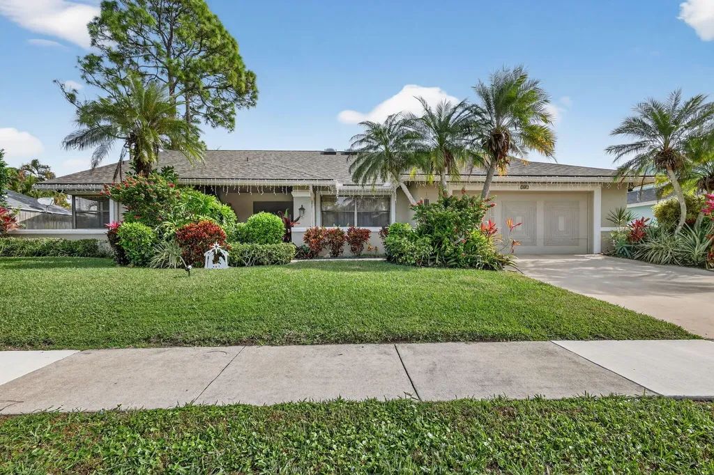 560 Juniper Place Wellington FL 33414