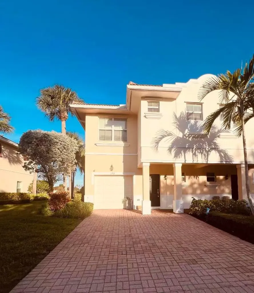 1792 Via Sofia Boynton Beach FL 33426