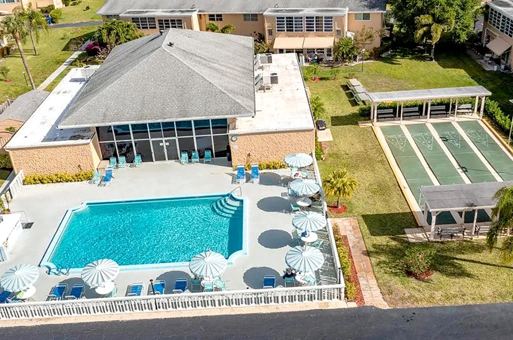2182 NE 1st Way Boynton Beach FL 33435