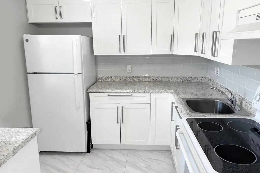 2182 NE 1st Way Boynton Beach FL 33435