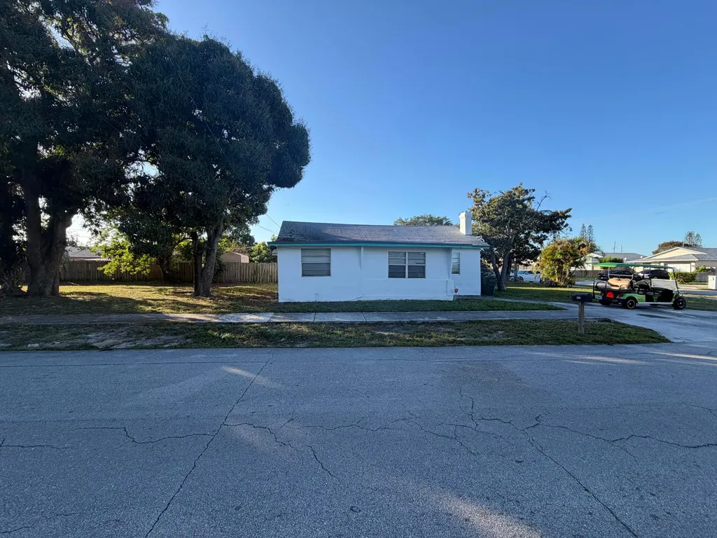 520 NW 3rd Street Delray Beach FL 33444