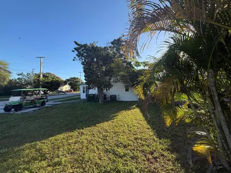 520 NW 3rd Street Delray Beach FL 33444