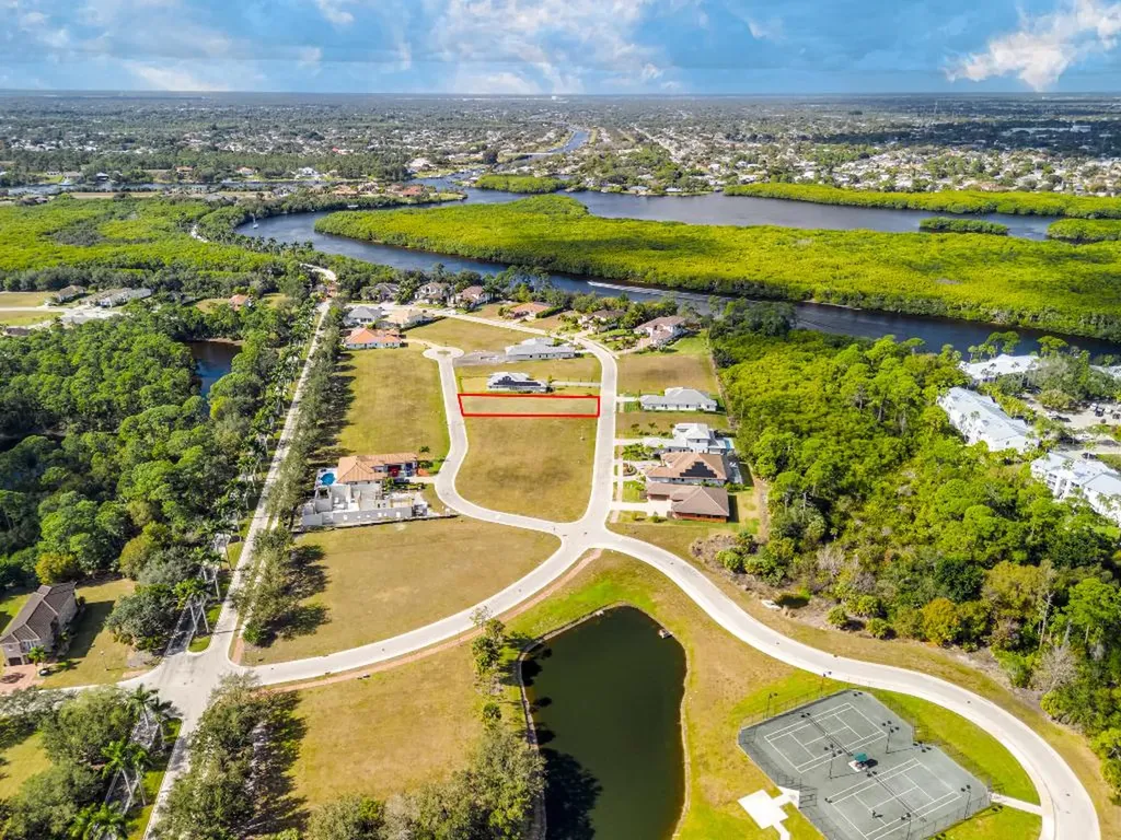135 SE Via Lago Garda Port St Lucie FL 34952