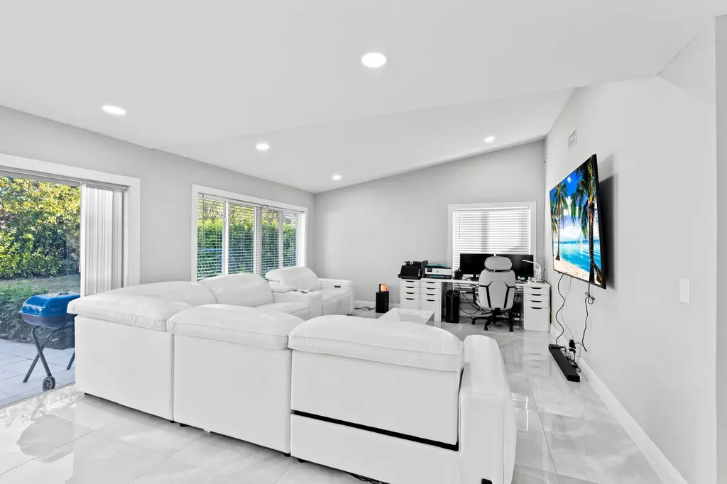 12293 Old Country Road S Wellington FL 33414