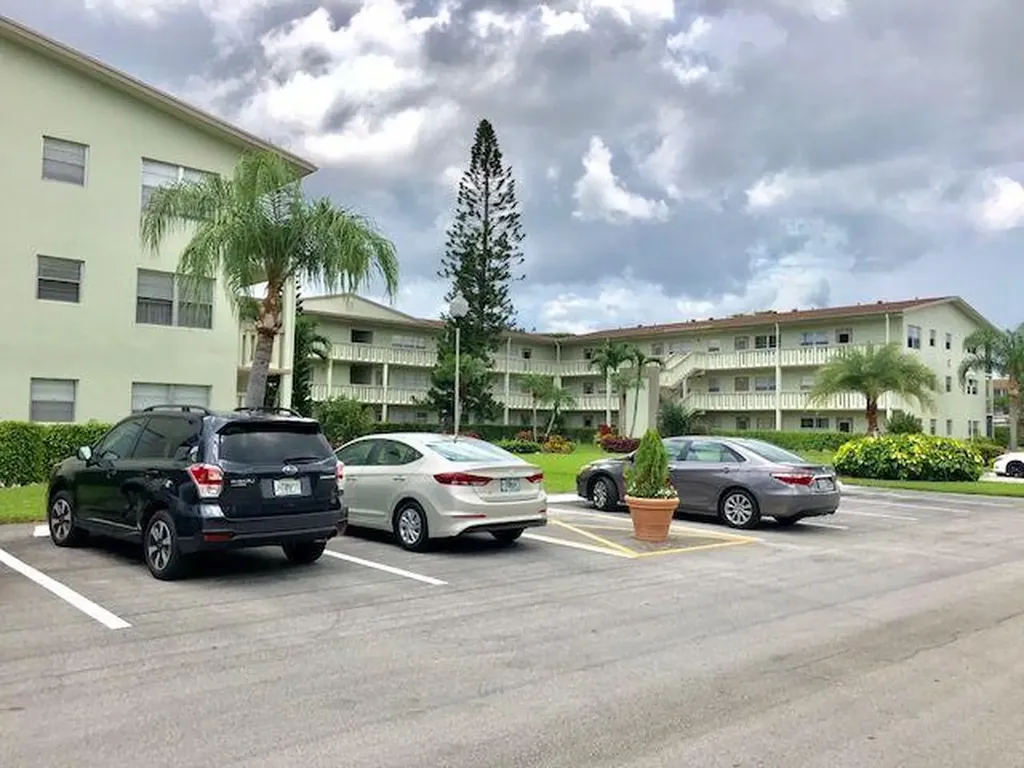 85 Dorset C Boca Raton FL 33434