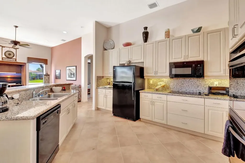 5282 Brooklawn Terrace Boynton Beach FL 33437