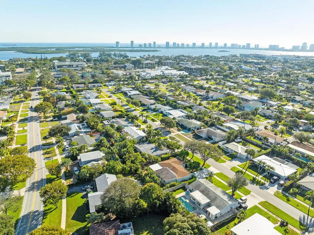 429 Inlet Road North Palm Beach FL 33408