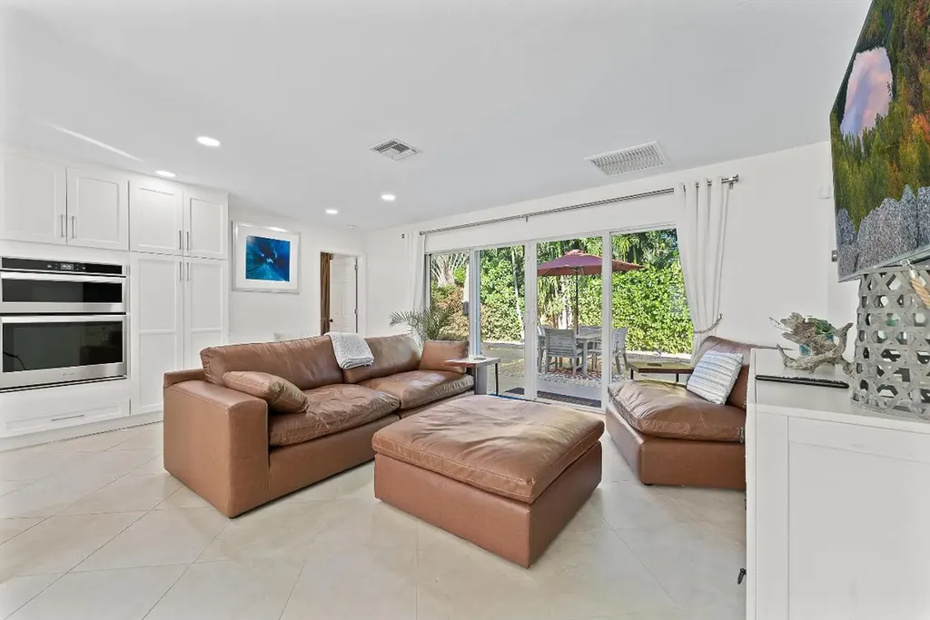 429 Inlet Road North Palm Beach FL 33408