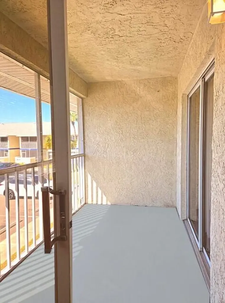 1524 SE Royal Green Circle Port St Lucie FL 34952
