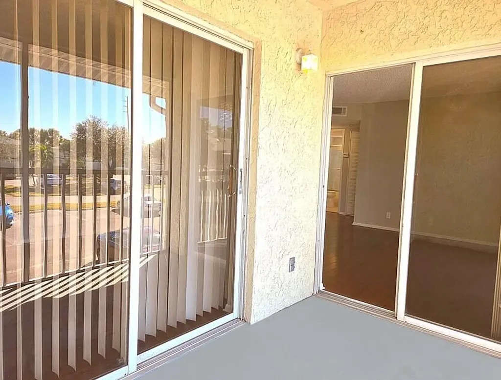 1524 SE Royal Green Circle Port St Lucie FL 34952