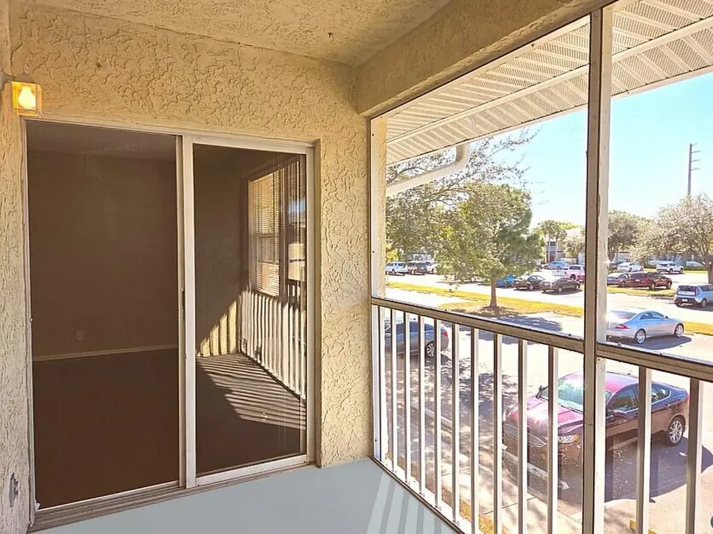1524 SE Royal Green Circle Port St Lucie FL 34952
