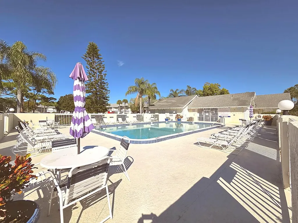 1524 SE Royal Green Circle Port St Lucie FL 34952
