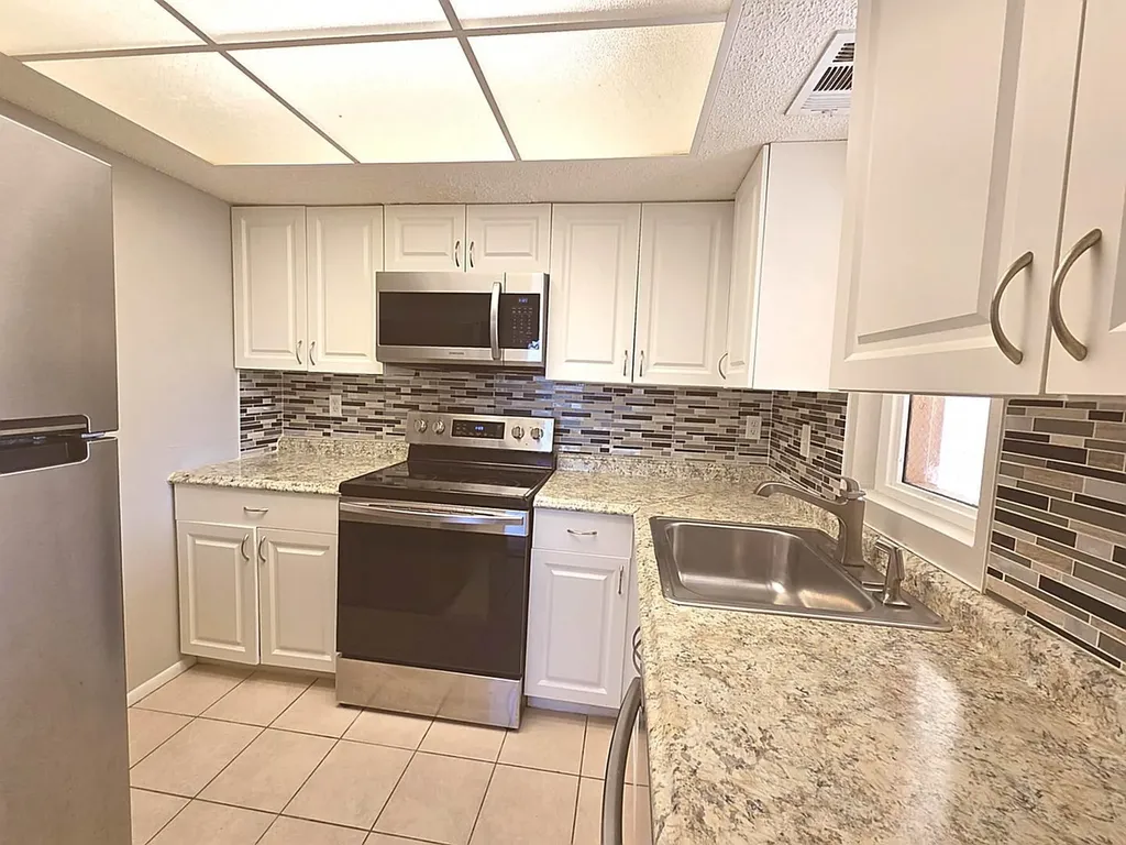 1524 SE Royal Green Circle Port St Lucie FL 34952