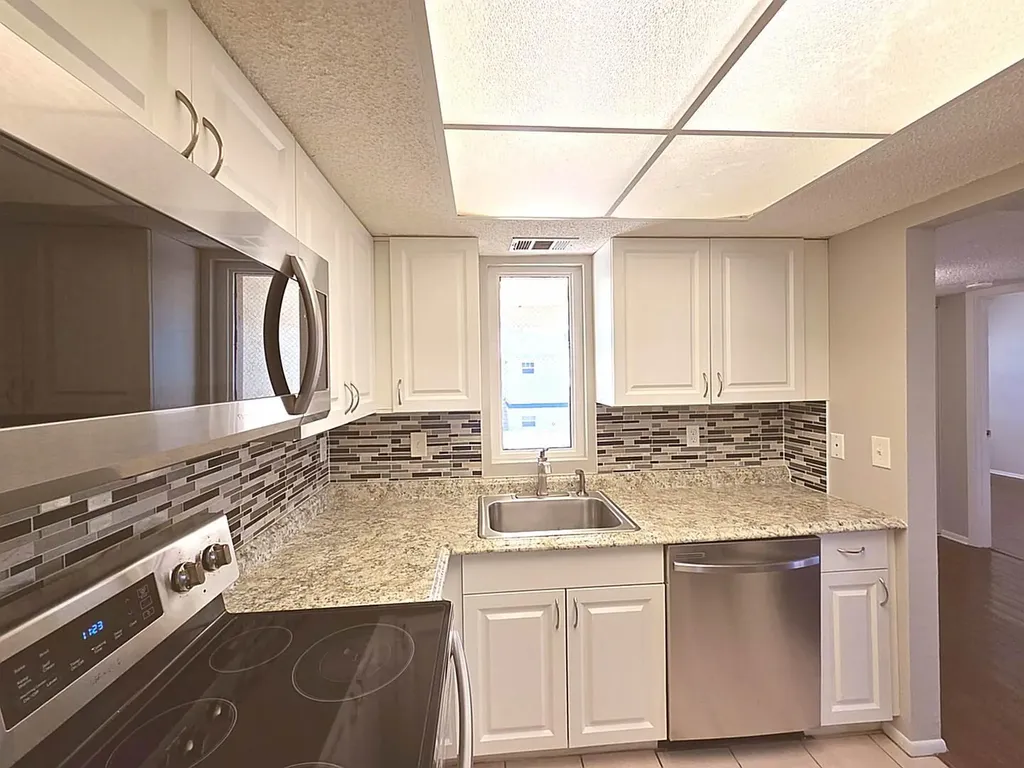 1524 SE Royal Green Circle Port St Lucie FL 34952