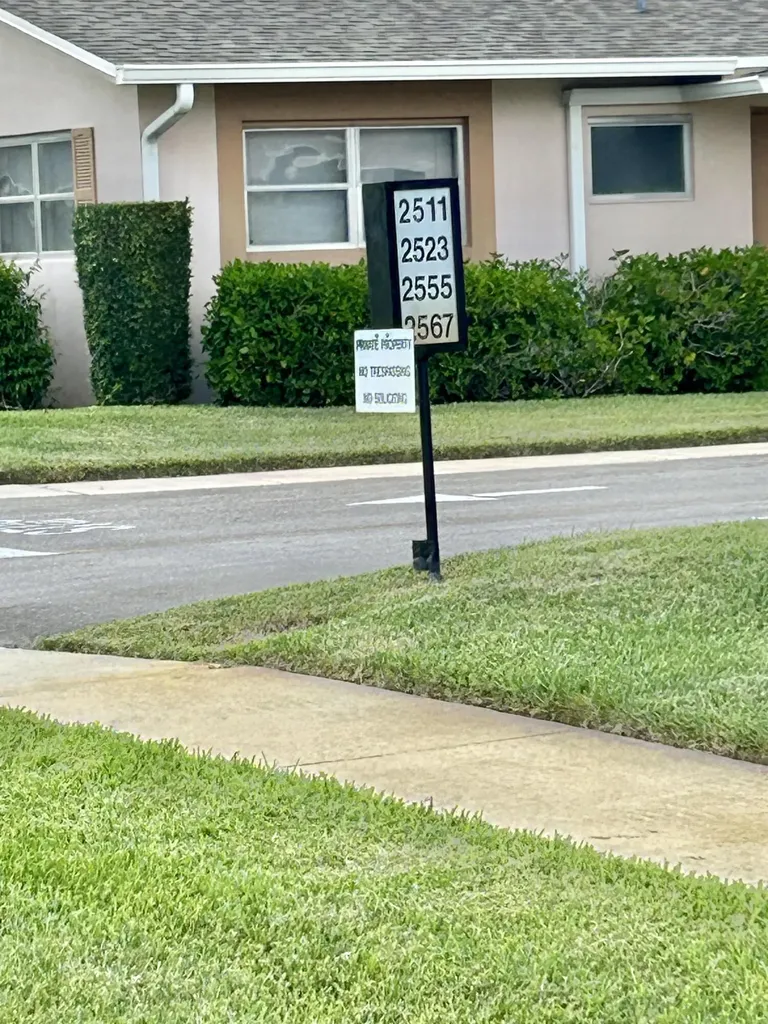 2567 Dudley Drive W West Palm Beach FL 33415