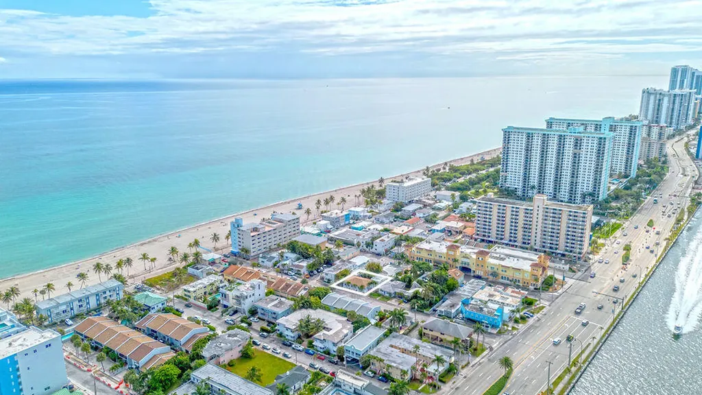 334 Oregon Street Hollywood FL 33019