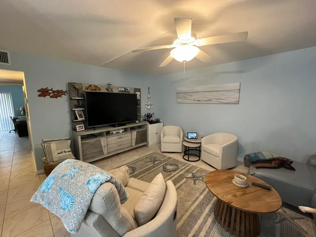 161 Saxony D Delray Beach FL 33446