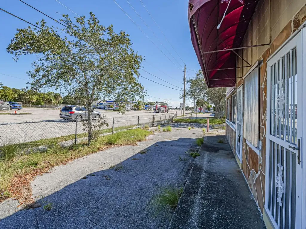 2814 S Harbor City Boulevard Melbourne FL 32901