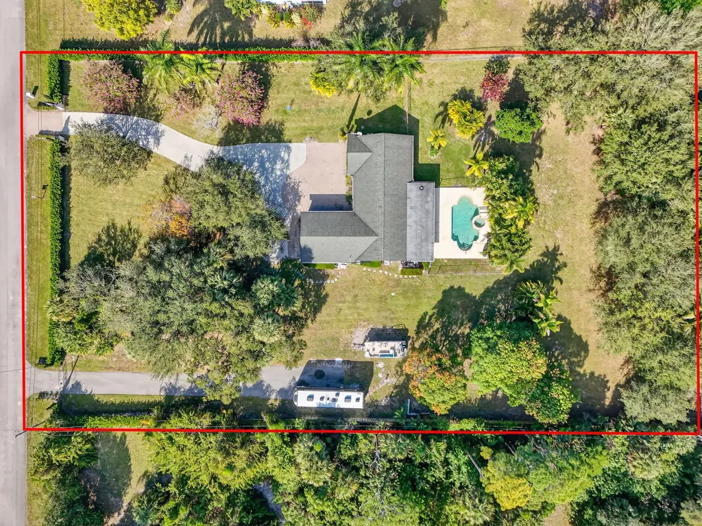 8218 S Elizabeth Avenue Palm Beach Gardens FL 33418