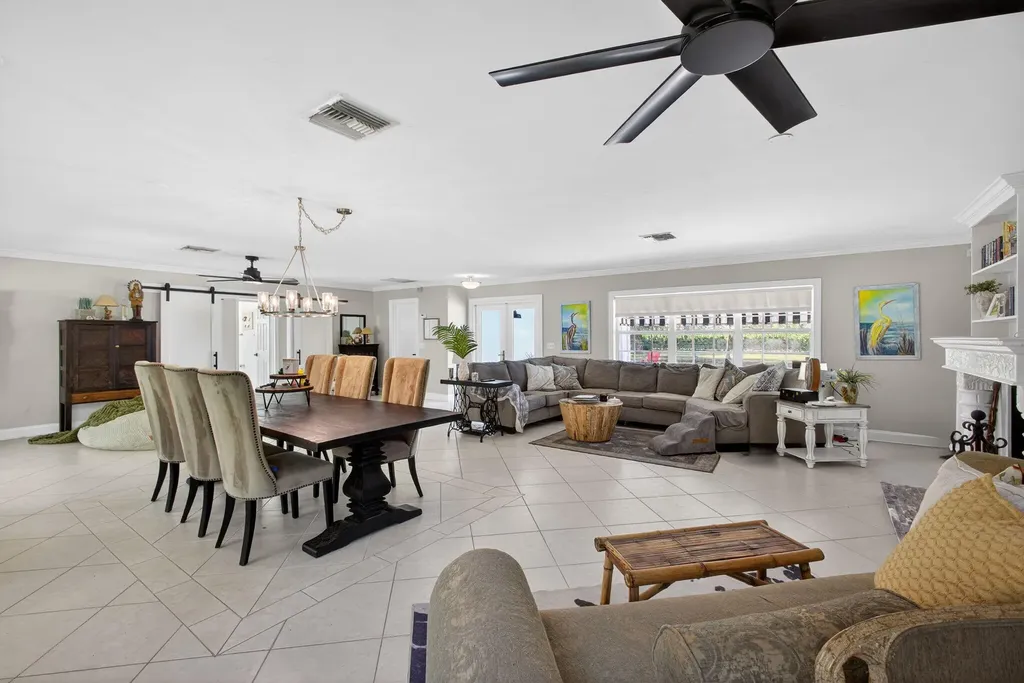 8218 S Elizabeth Avenue Palm Beach Gardens FL 33418