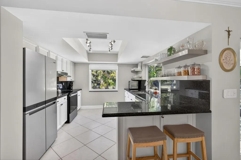 8218 S Elizabeth Avenue Palm Beach Gardens FL 33418