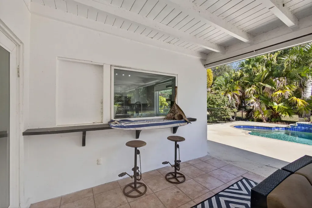 8218 S Elizabeth Avenue Palm Beach Gardens FL 33418