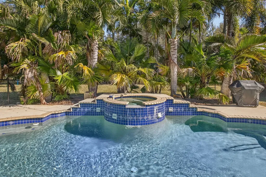 8218 S Elizabeth Avenue Palm Beach Gardens FL 33418