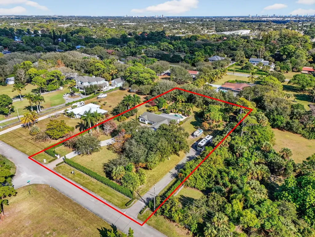 8218 S Elizabeth Avenue Palm Beach Gardens FL 33418