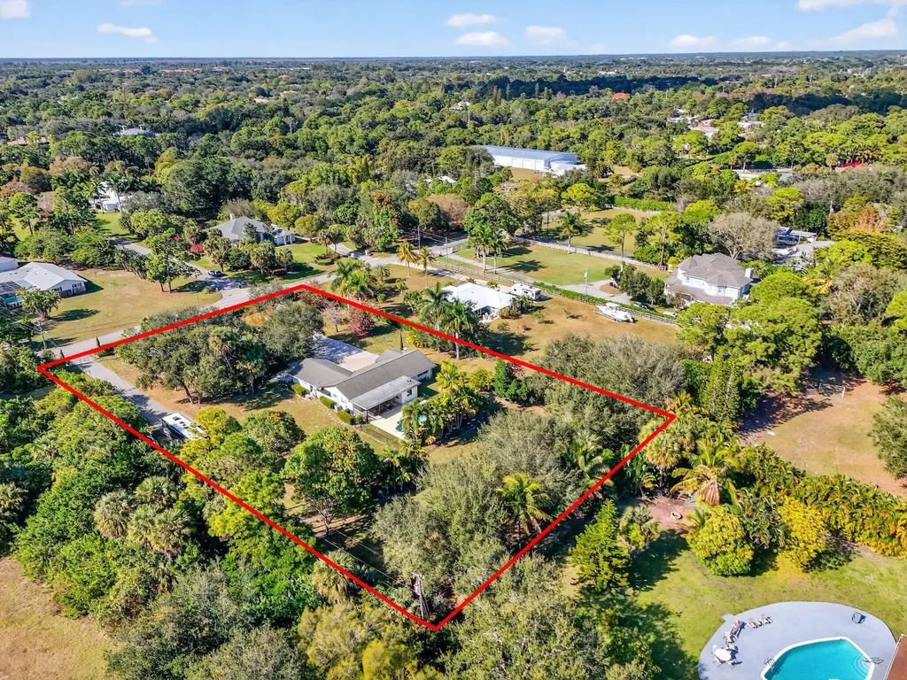 8218 S Elizabeth Avenue Palm Beach Gardens FL 33418