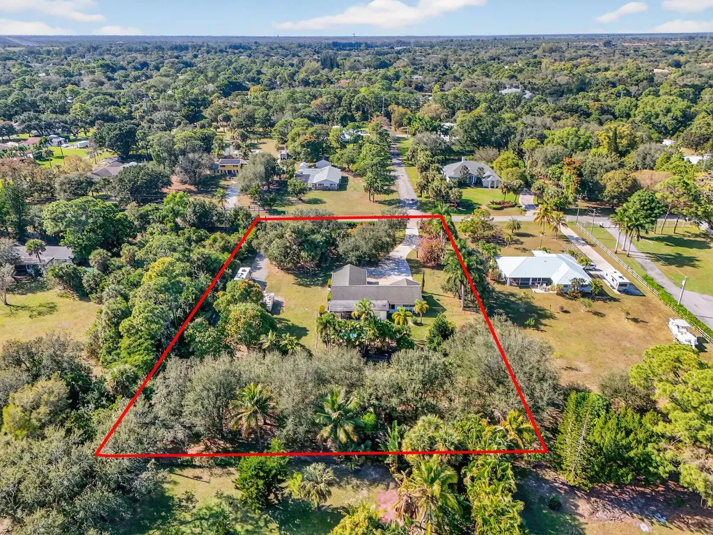 8218 S Elizabeth Avenue Palm Beach Gardens FL 33418