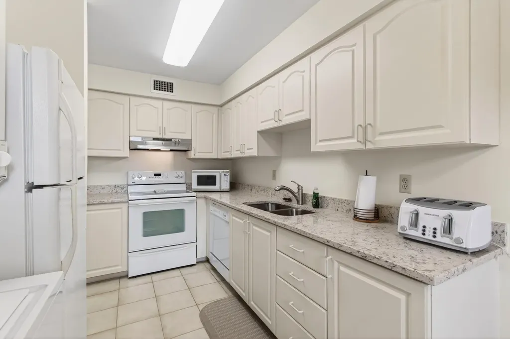13682 Via Flora Delray Beach FL 33484